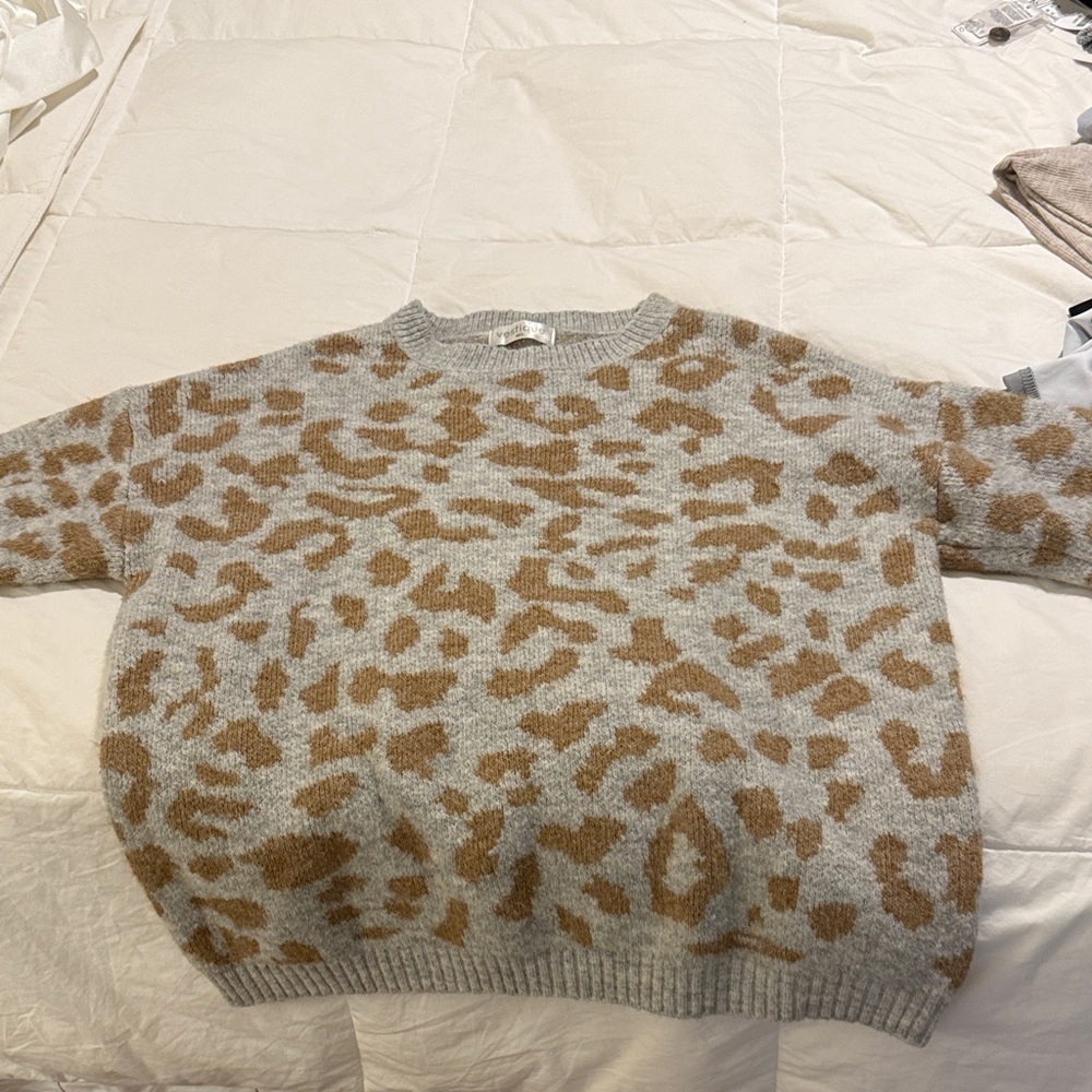 Vestique Gray and Brown Animal Print Sweater